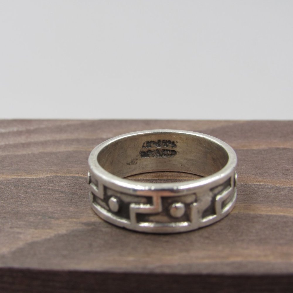 Size 7 Sterling Silver Rustic Maze Pattern Band - Picture 4 of 7